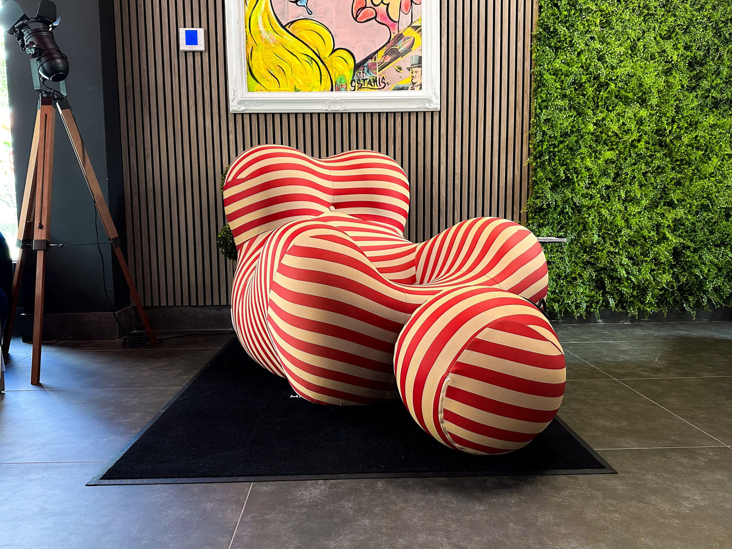 Elysian Comfort Throne